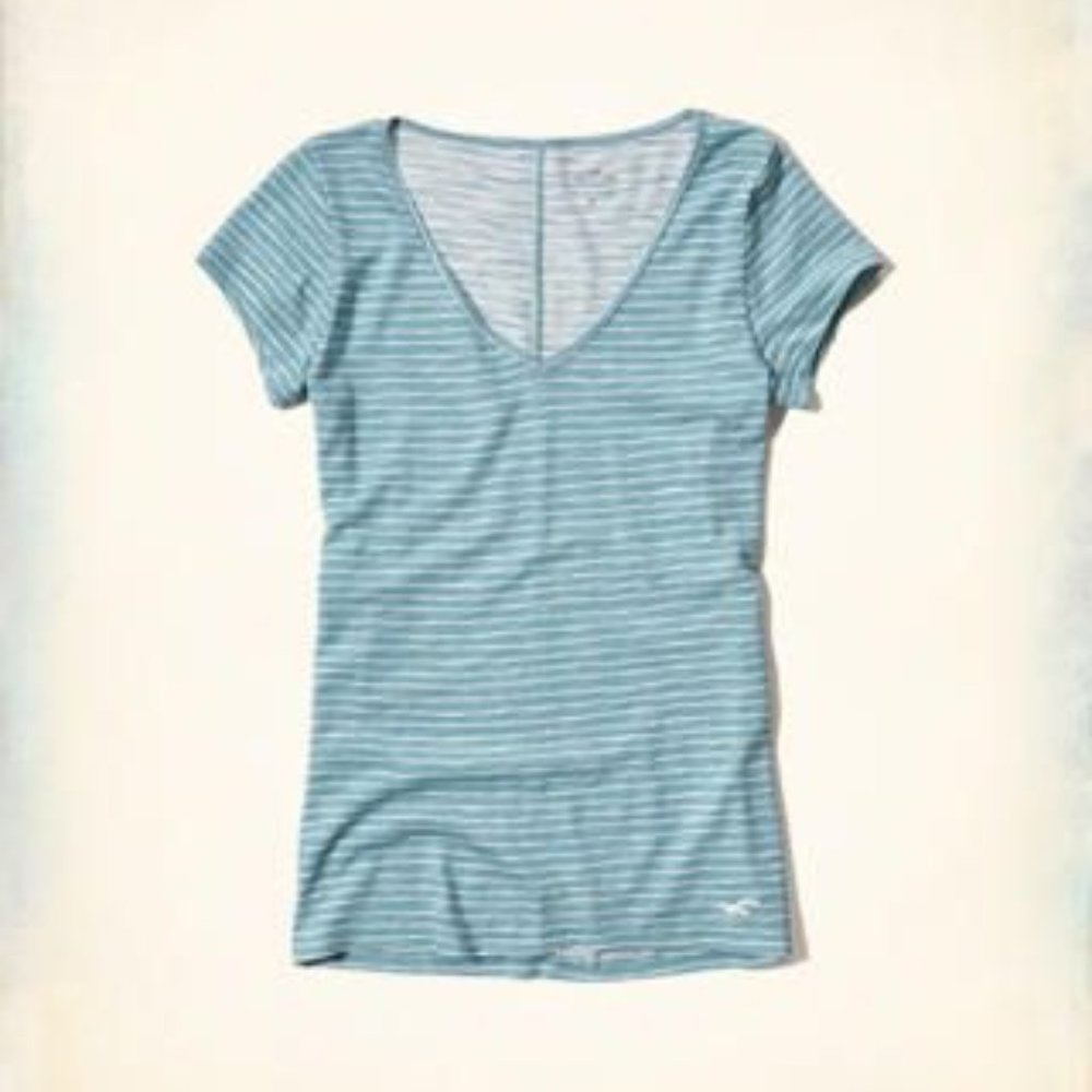 Hollister Must-Have Short Sleeve V Neck T-Shirt